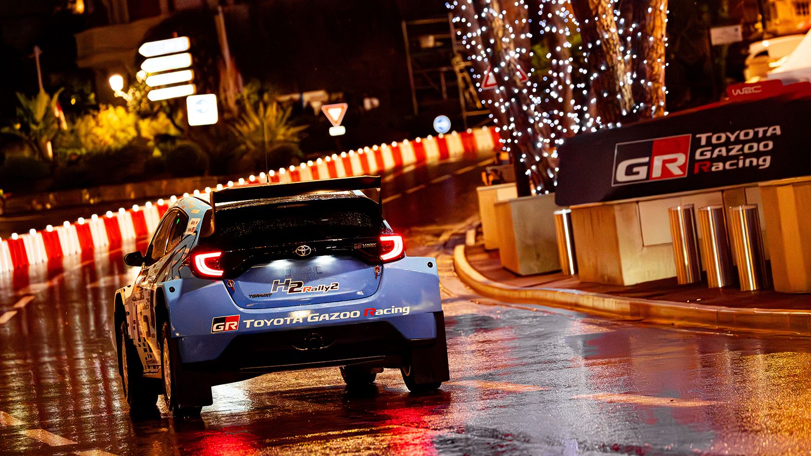 Ο Πρόεδρος της Toyota οδήγησε αγωνιστικό GR Yaris υδρογόνου στο Μονακό!